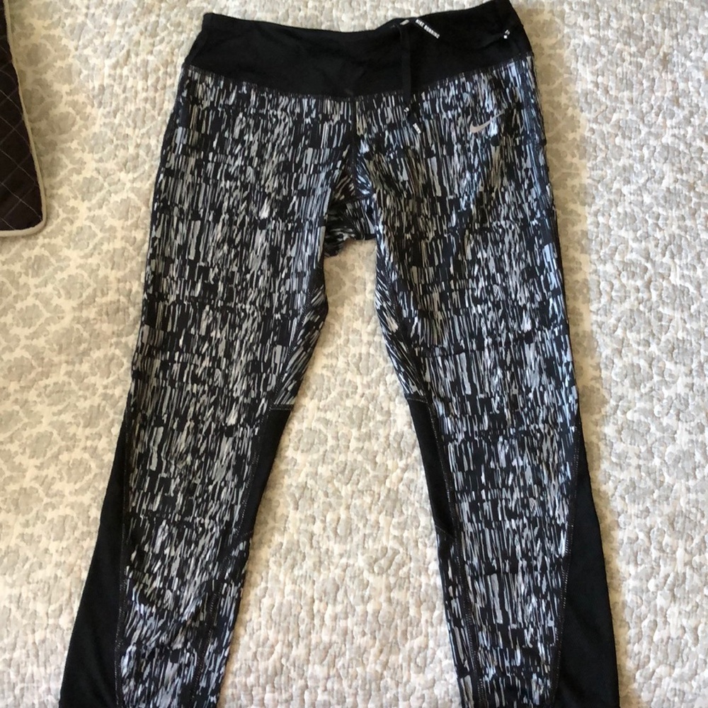 Nike Drifit ankle workout pants